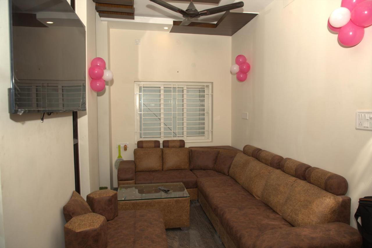 Jai wings Hotel Pondicherry Bagian luar foto