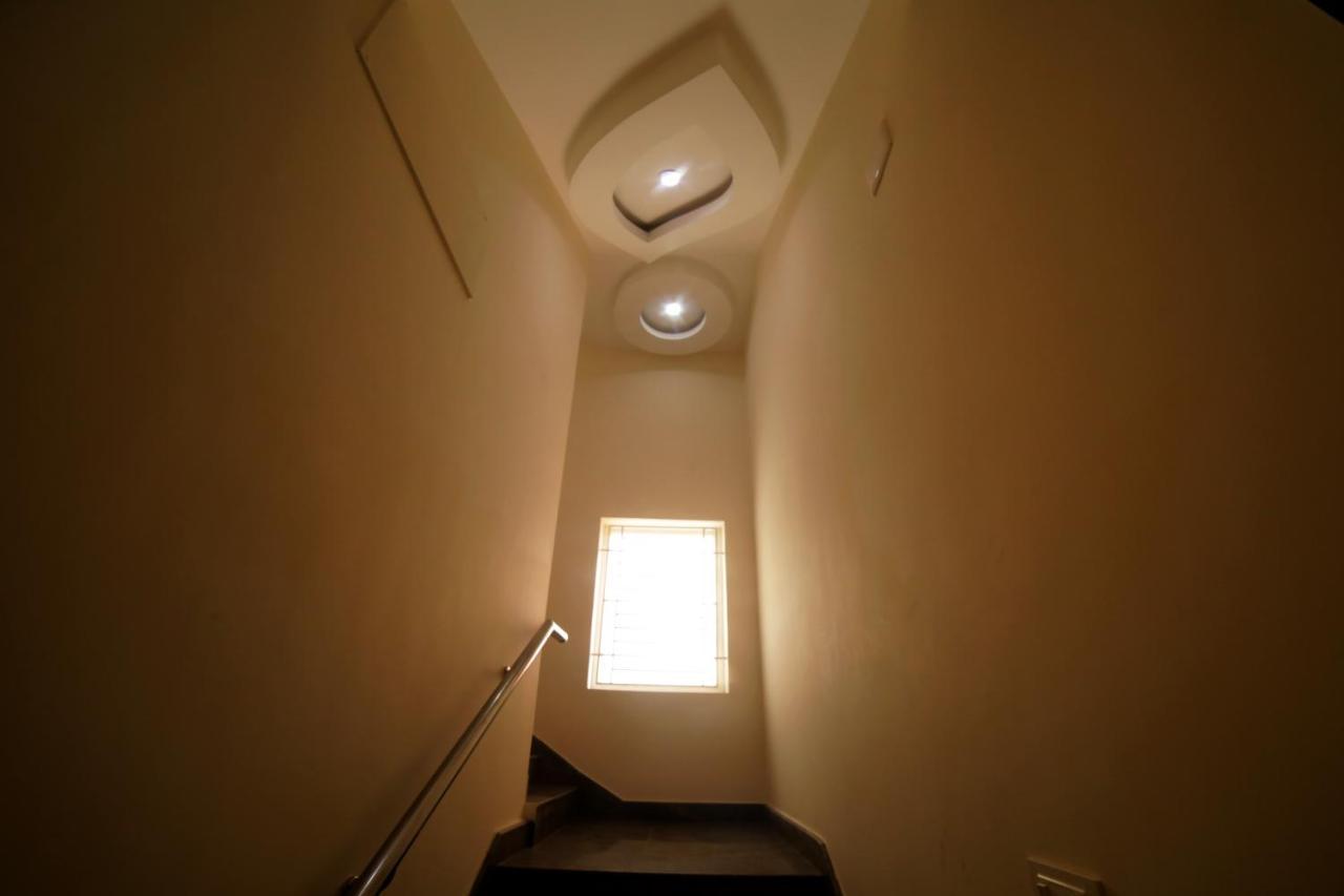 Jai wings Hotel Pondicherry Bagian luar foto