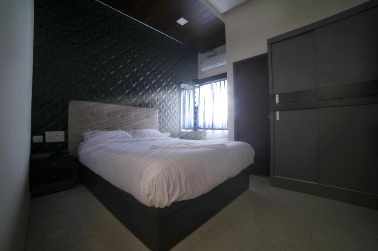 Jai wings Hotel Pondicherry Bagian luar foto