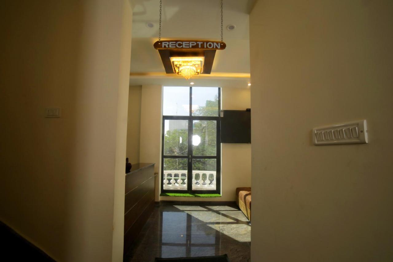 Jai wings Hotel Pondicherry Bagian luar foto