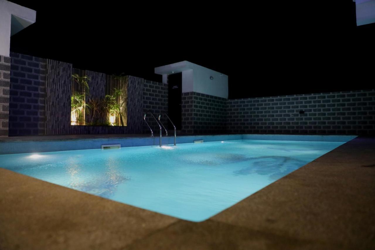 Jai wings Hotel Pondicherry Bagian luar foto
